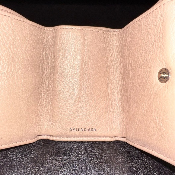 Balenciaga RARE beige envelope style mini wallet! - Picture 3 of 5